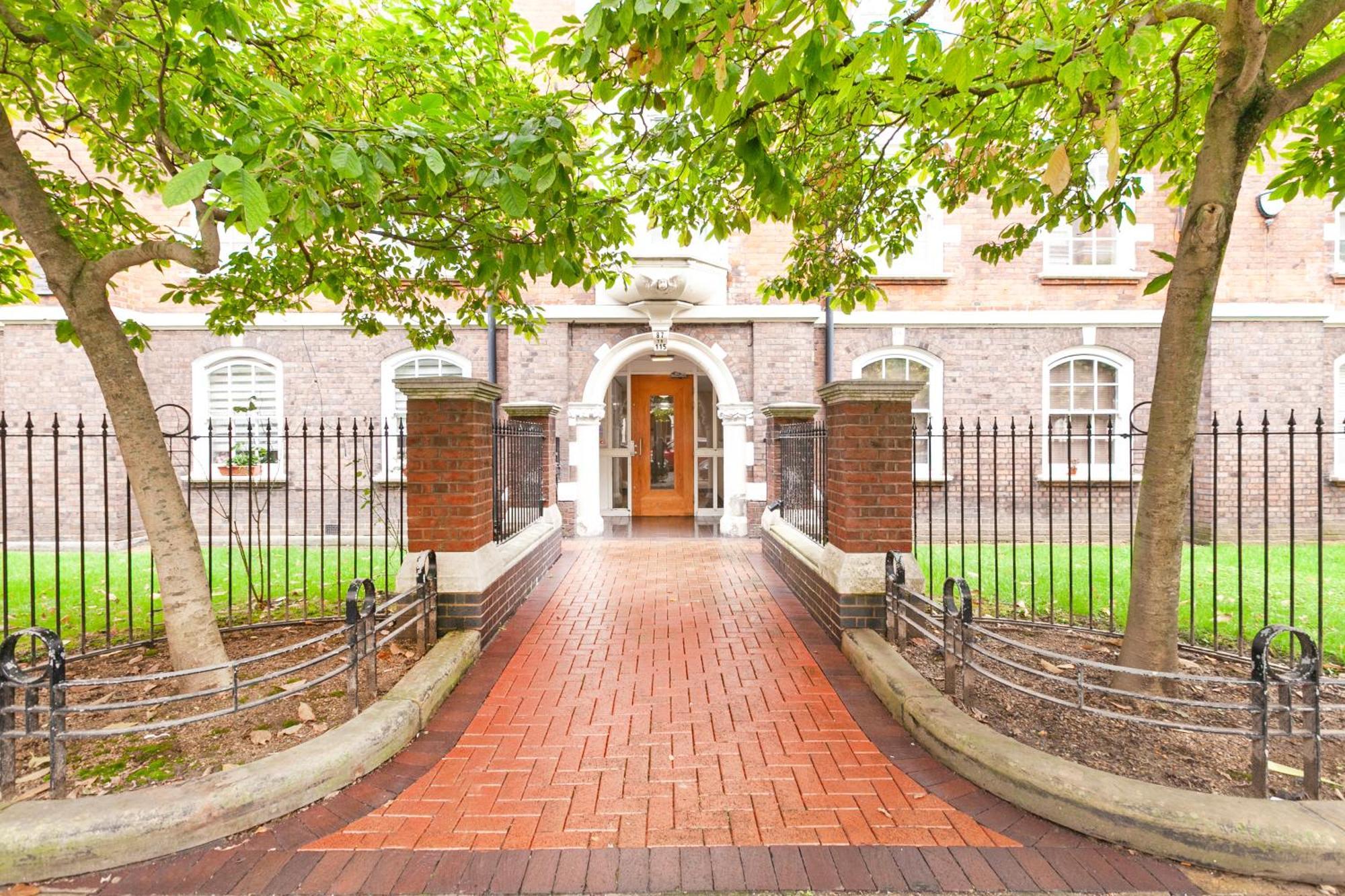 Beautiful One Bedroom Flat In Scott Ellis Gardens London Exterior photo
